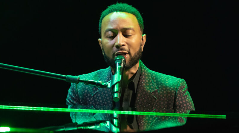 John Legend Sings to Newark
