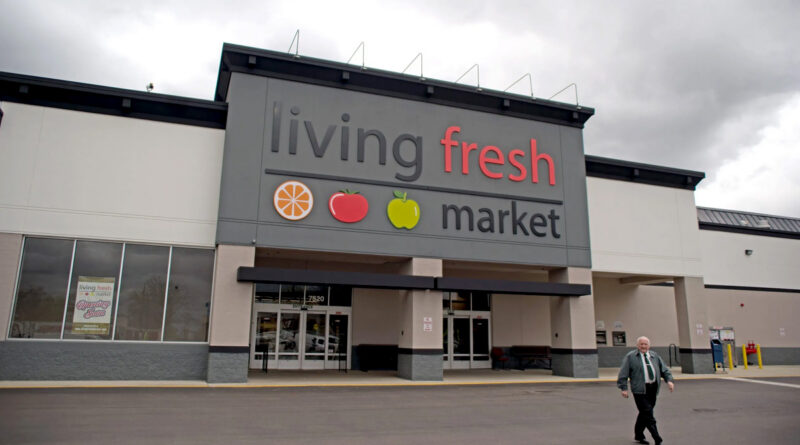 Fresh Food, Community, and Empowerment Fresh Food, Community, and Empowerment