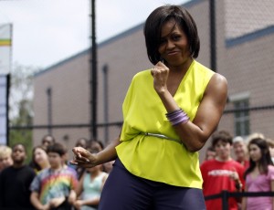 first-lady-michelle-obama-dances-during-surprise-visit-alice-deal-middle-school-let039s-move